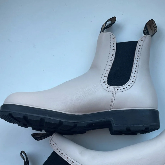 Blundstone Cream Ankle Boots - Picture 15 of 16